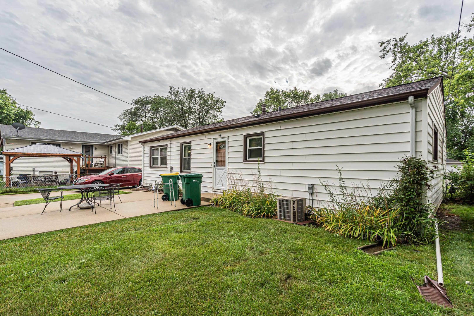 47 Willow Trail, Wheeling, IL 60090
