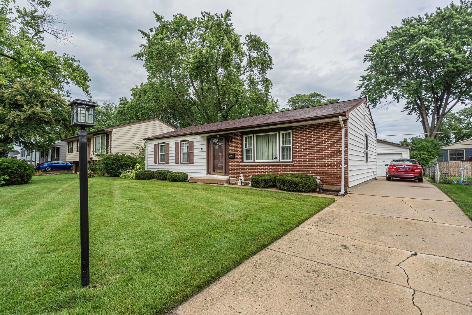 47 Willow Trail, Wheeling, IL 60090