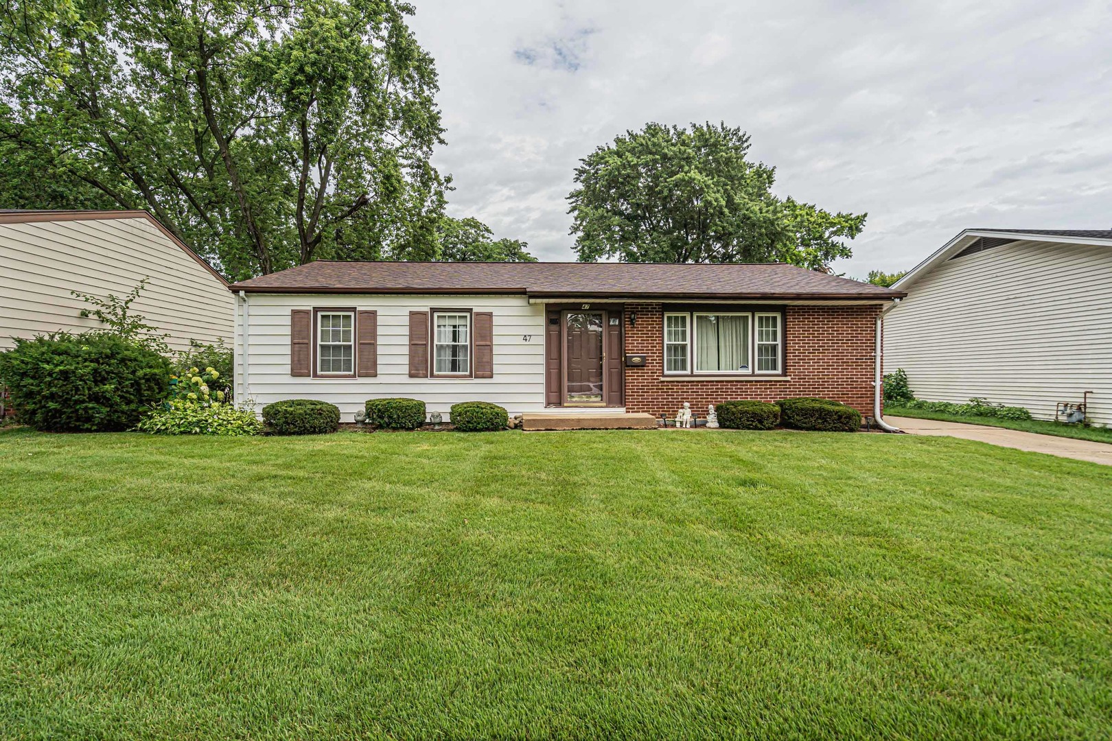 47 Willow Trail, Wheeling, IL 60090