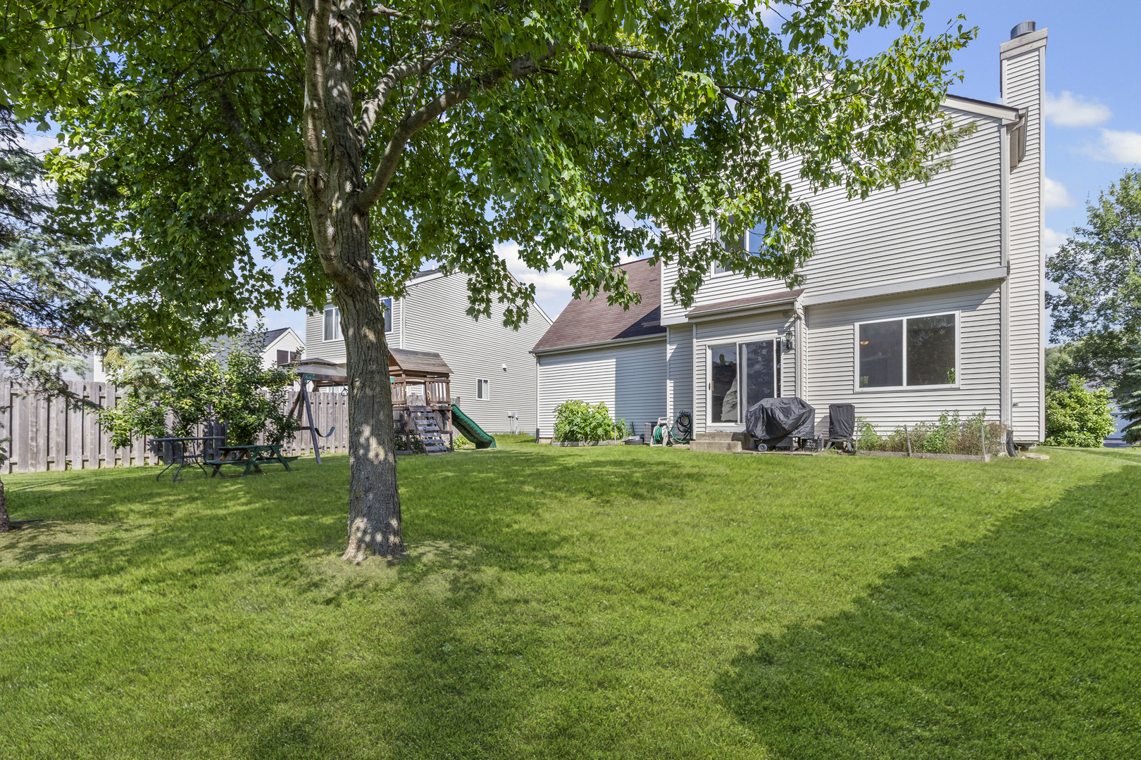 472 W Savoy Drive, Round Lake, IL 60073
