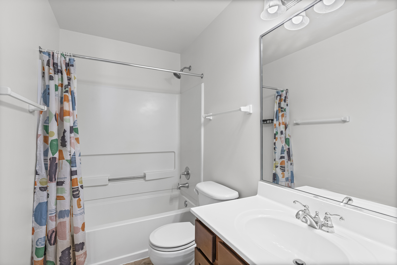 472 W Savoy Drive, Round Lake, IL 60073