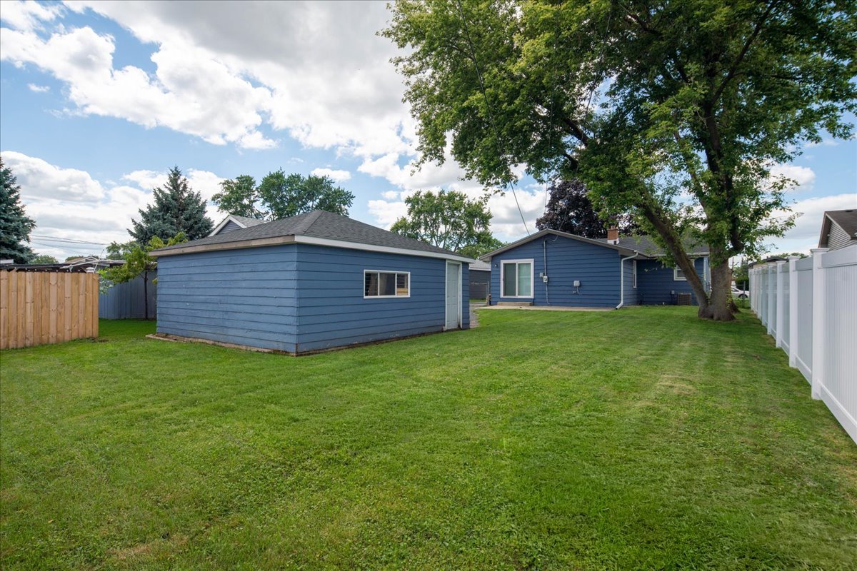 309 N Edgewood Avenue, Wood Dale, IL 60191