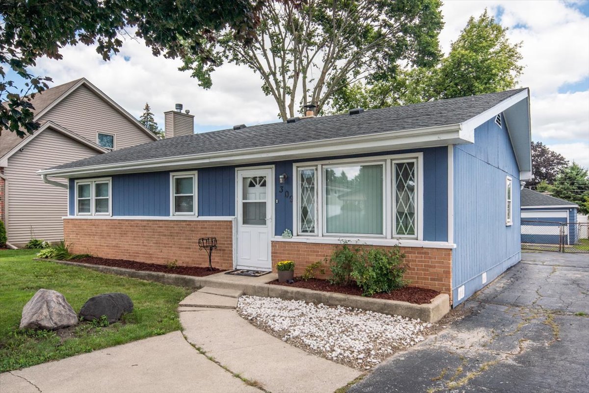 309 N Edgewood Avenue, Wood Dale, IL 60191