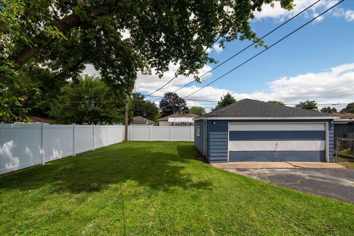309 N Edgewood Avenue, Wood Dale, IL 60191