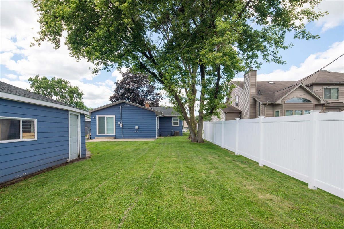 309 N Edgewood Avenue, Wood Dale, IL 60191