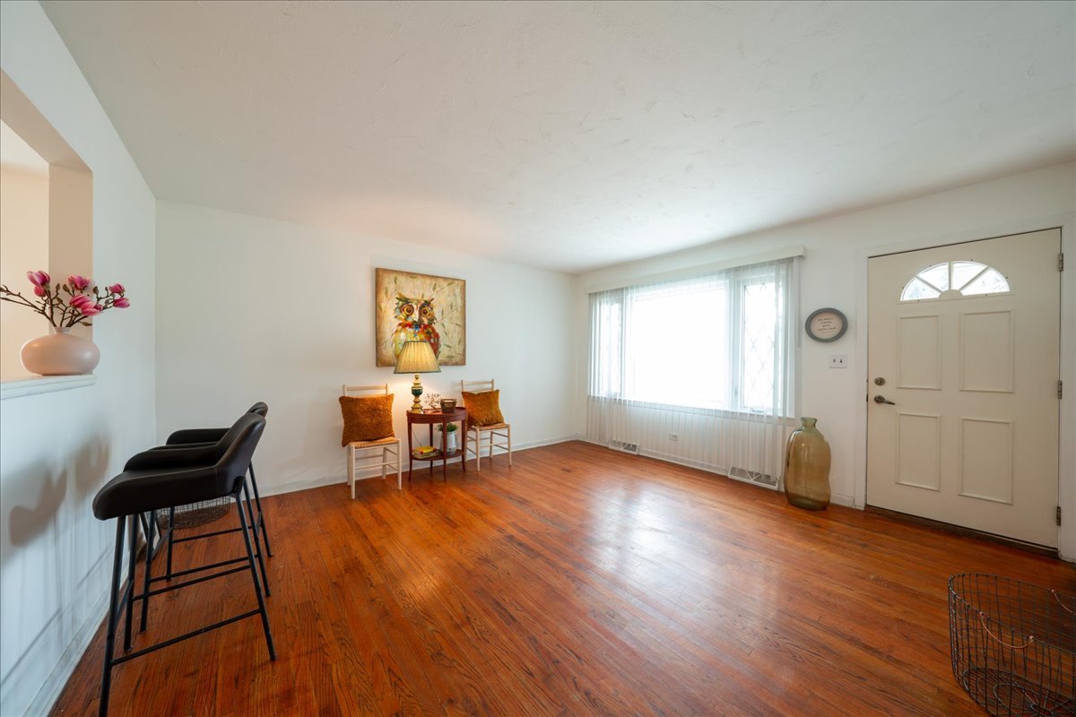 309 N Edgewood Avenue, Wood Dale, IL 60191