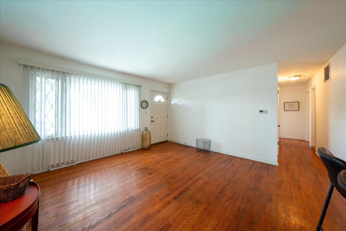 309 N Edgewood Avenue, Wood Dale, IL 60191