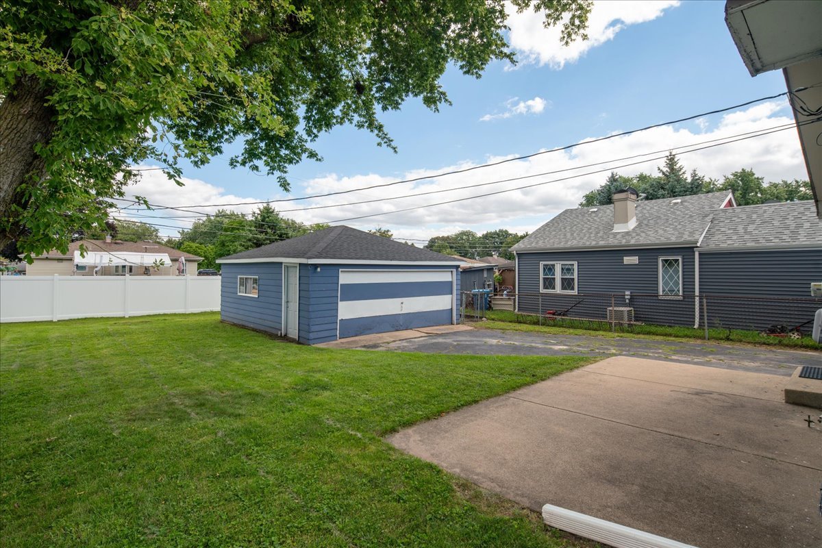 309 N Edgewood Avenue, Wood Dale, IL 60191