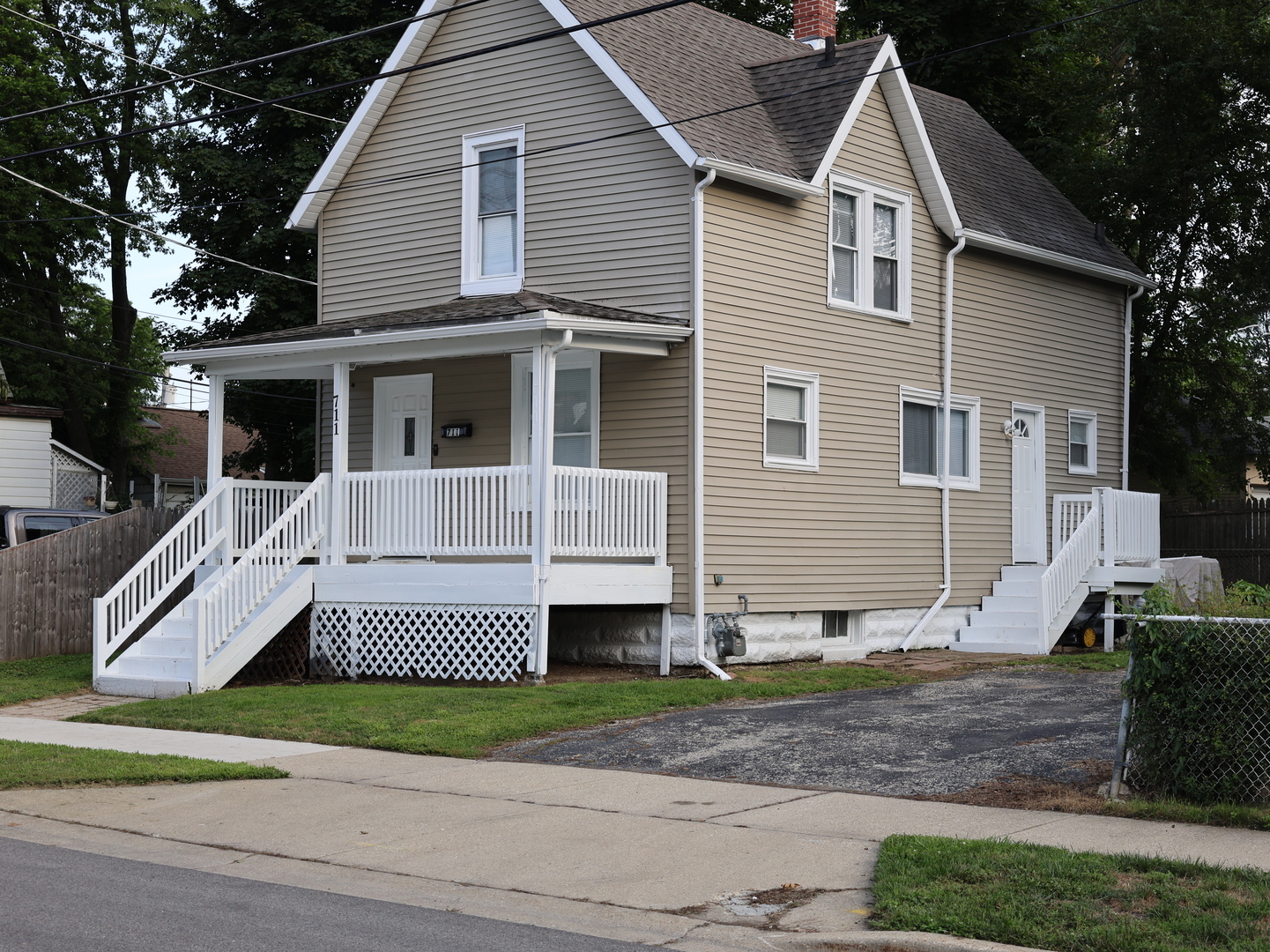 711 Franklin Street, Waukegan, IL 60085
