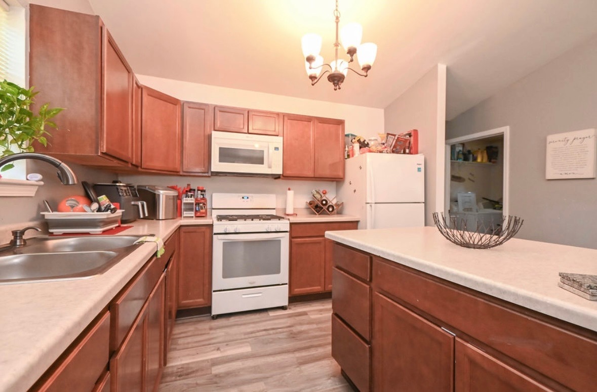 1425 N Mcaree Road, Waukegan, IL 60085