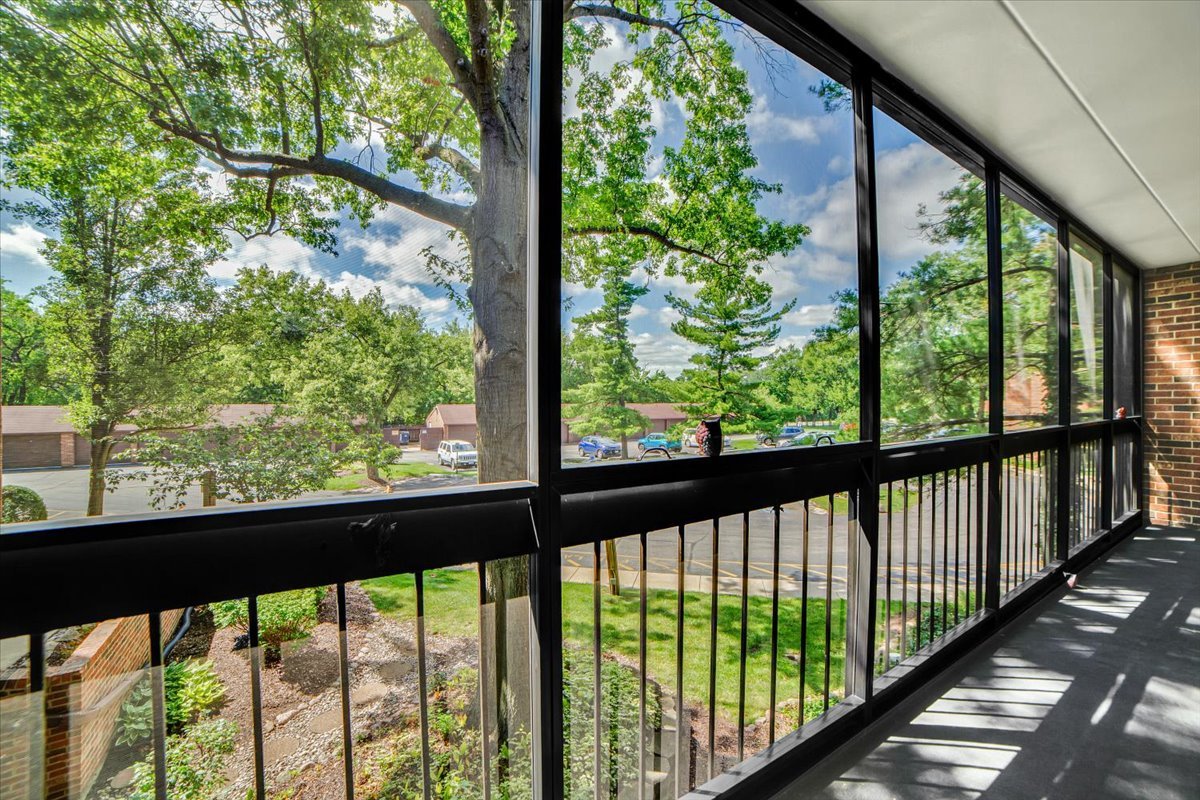 14511 Central Court #M2, Oak Forest, IL 60452