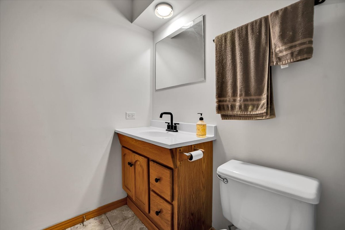 14511 Central Court #M2, Oak Forest, IL 60452