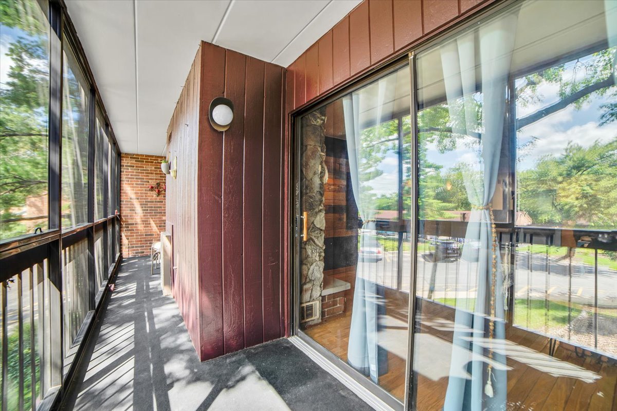 14511 Central Court #M2, Oak Forest, IL 60452