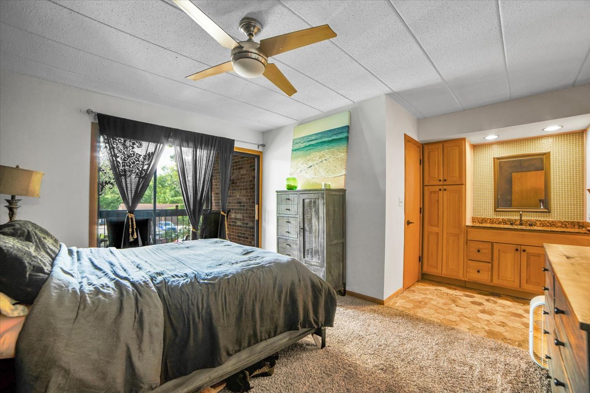 14511 Central Court #M2, Oak Forest, IL 60452