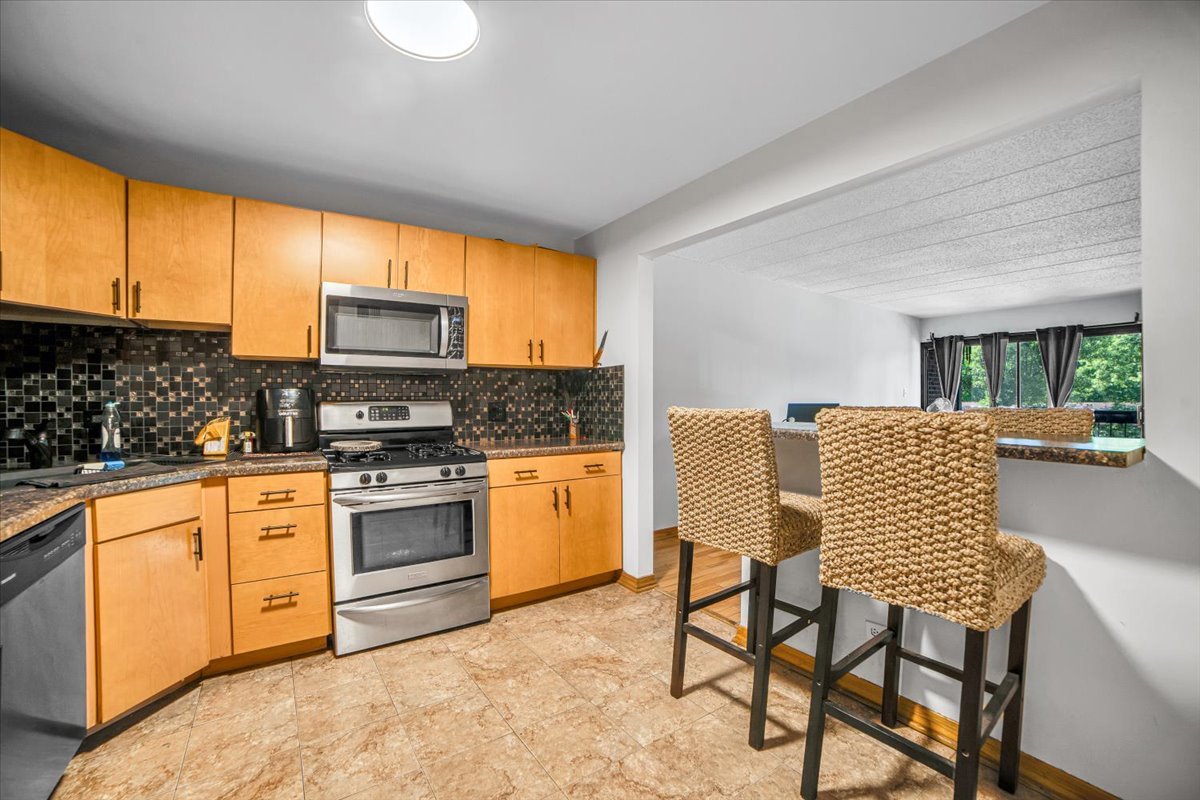 14511 Central Court #M2, Oak Forest, IL 60452