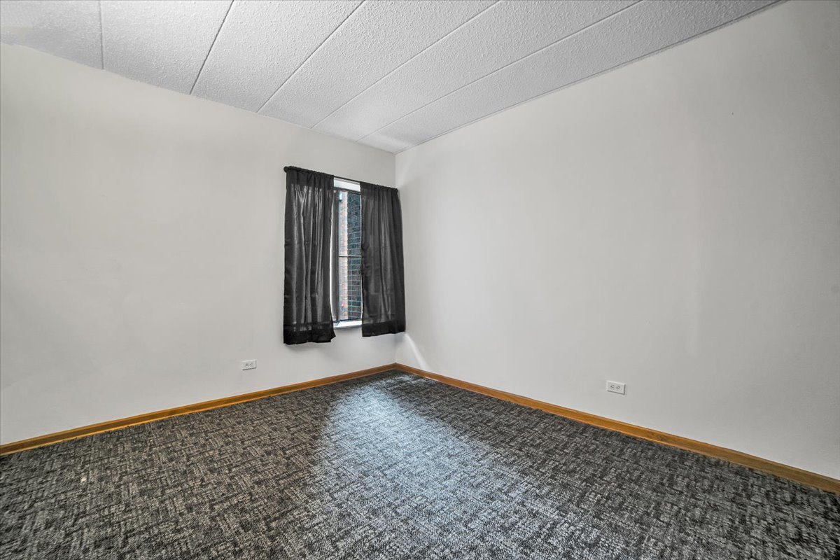 14511 Central Court #M2, Oak Forest, IL 60452