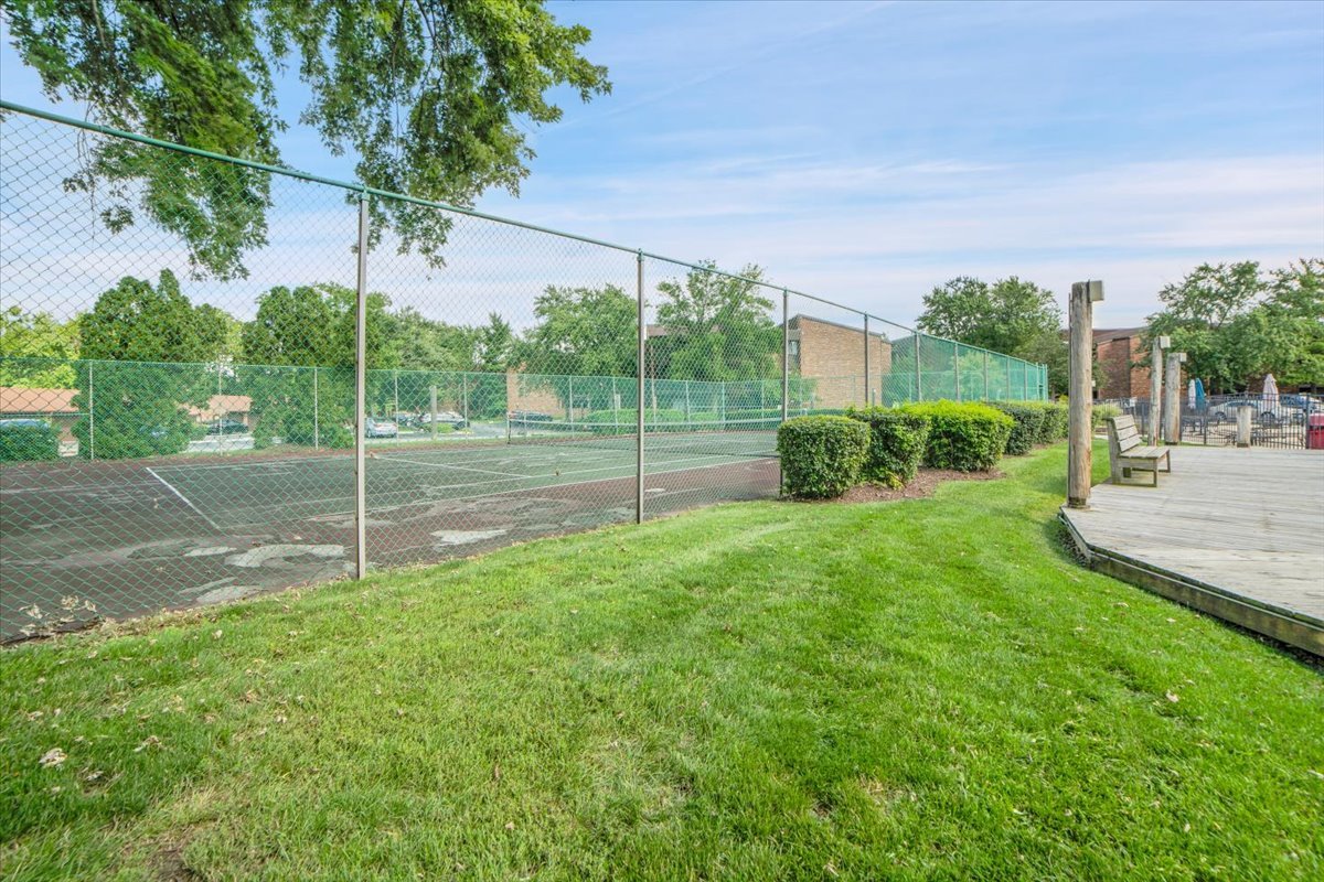 14511 Central Court #M2, Oak Forest, IL 60452