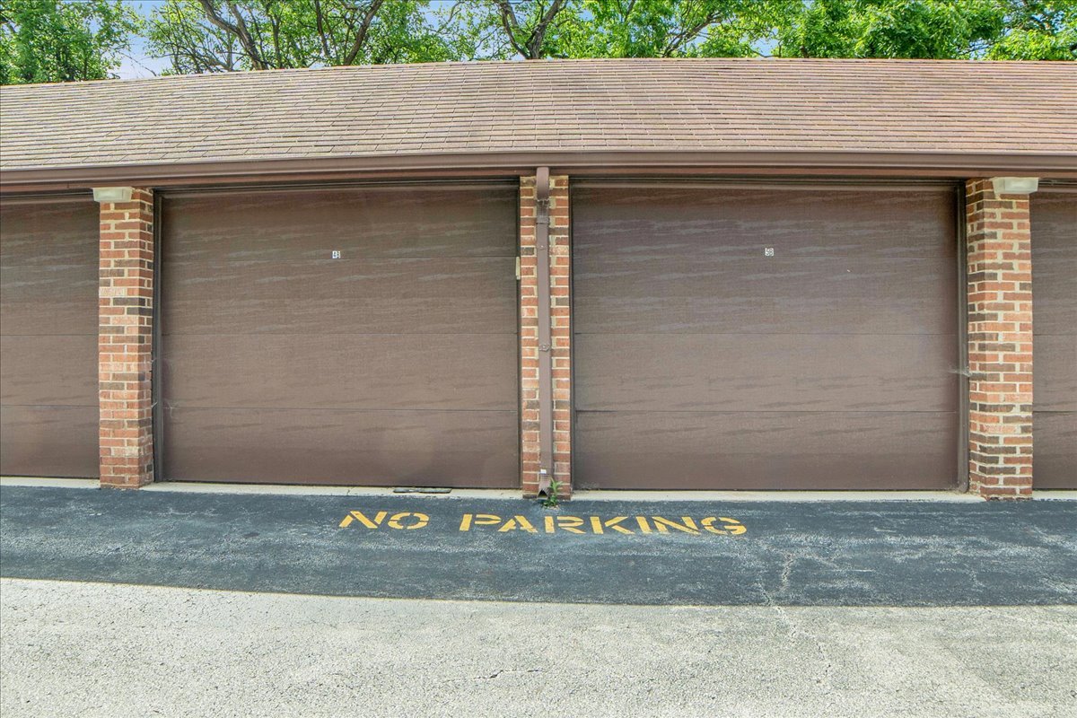 14511 Central Court #M2, Oak Forest, IL 60452