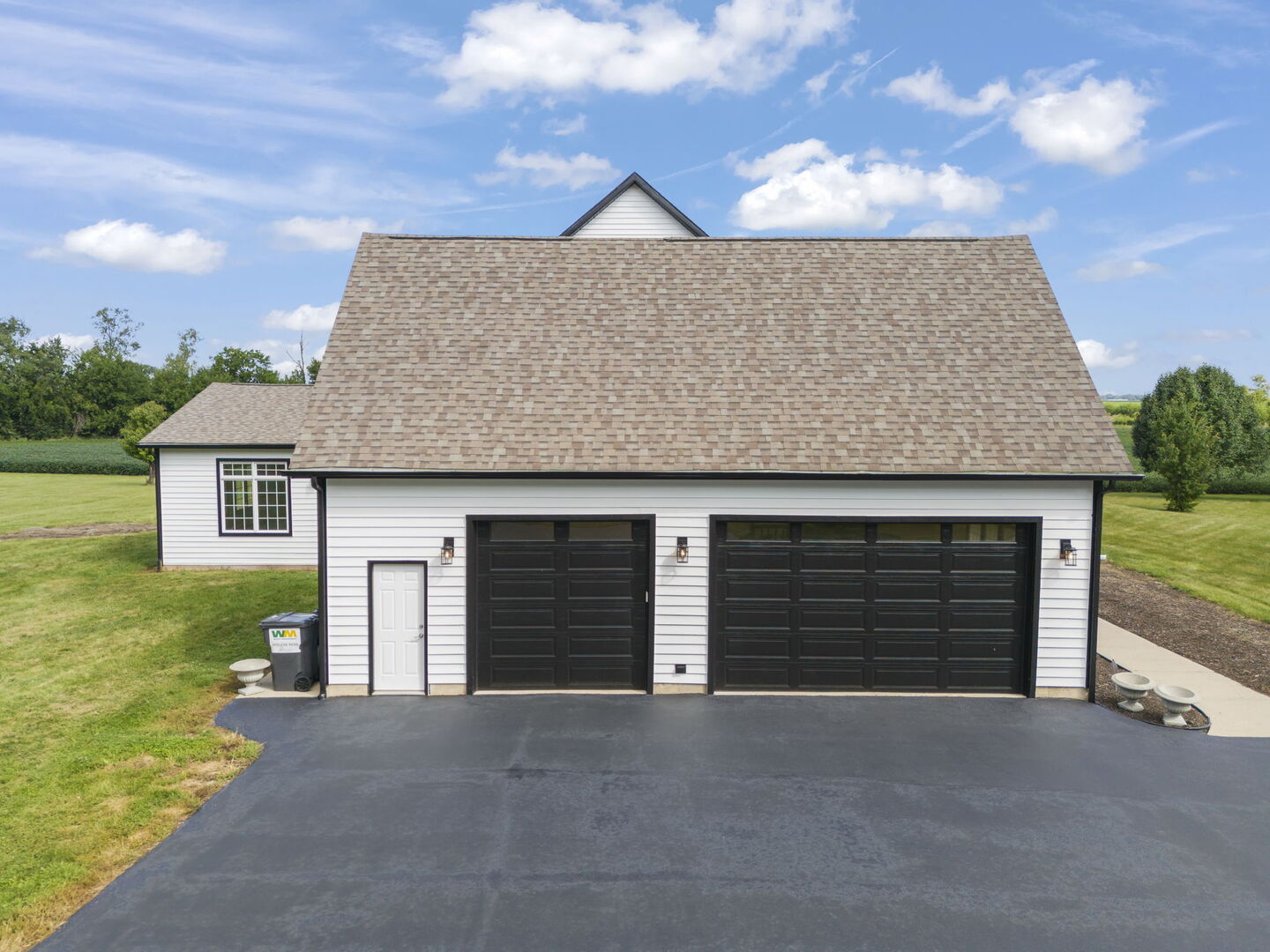 5065 E Sleepy Hollow Road, Earlville, IL 60518