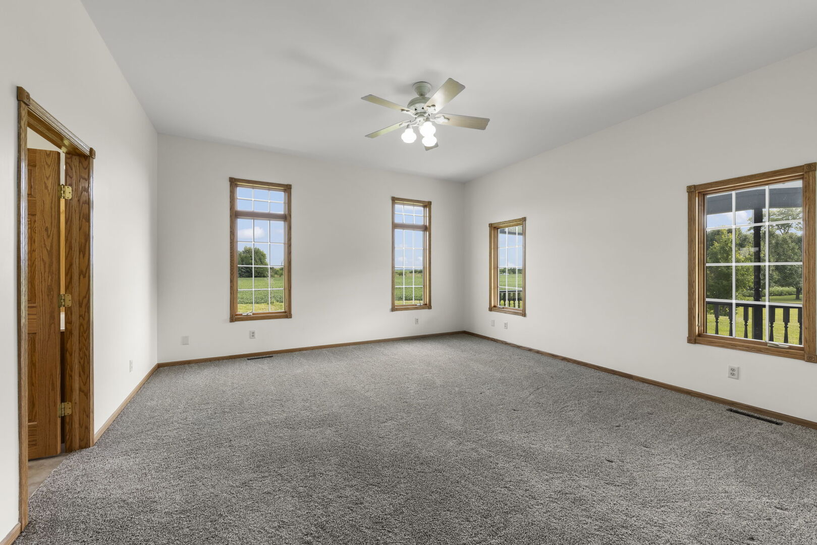 5065 E Sleepy Hollow Road, Earlville, IL 60518