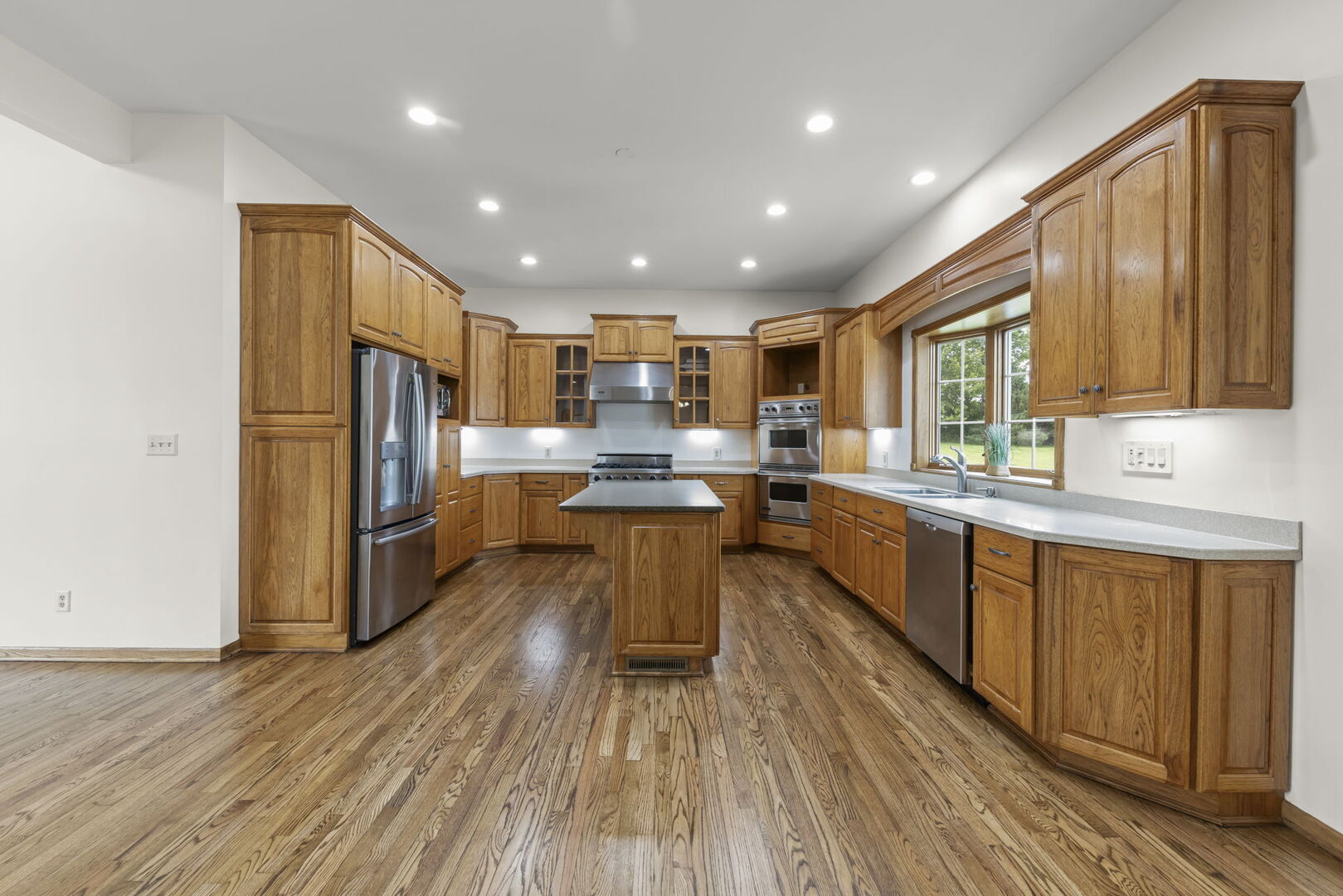 5065 E Sleepy Hollow Road, Earlville, IL 60518