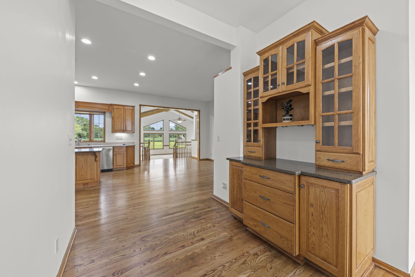 5065 E Sleepy Hollow Road, Earlville, IL 60518
