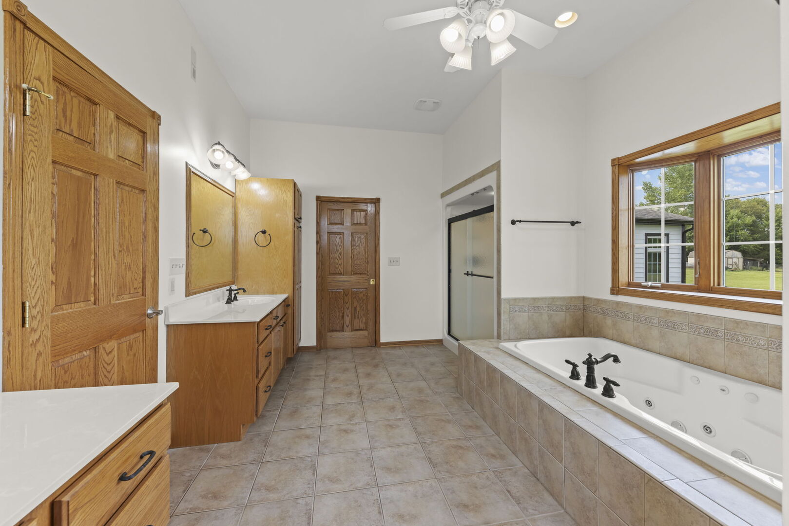 5065 E Sleepy Hollow Road, Earlville, IL 60518