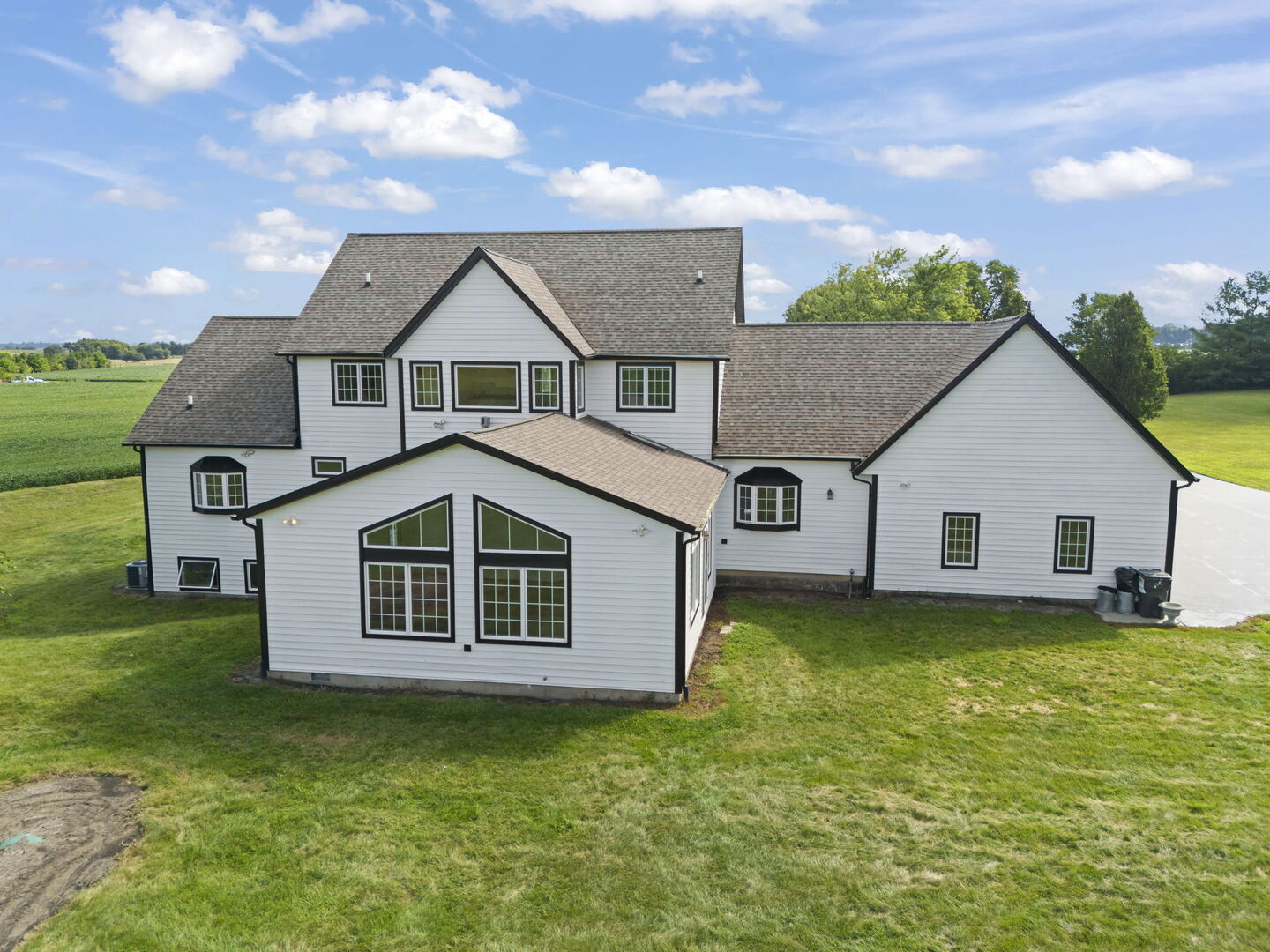 5065 E Sleepy Hollow Road, Earlville, IL 60518