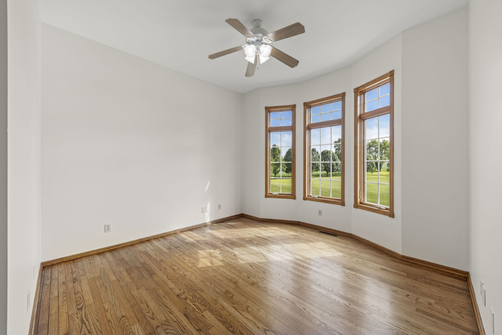 5065 E Sleepy Hollow Road, Earlville, IL 60518