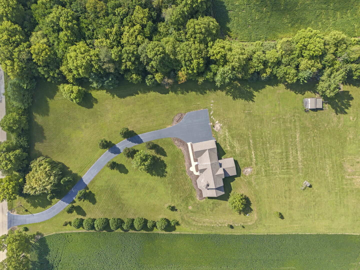 5065 E Sleepy Hollow Road, Earlville, IL 60518