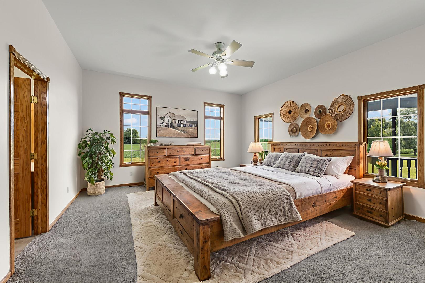 5065 E Sleepy Hollow Road, Earlville, IL 60518