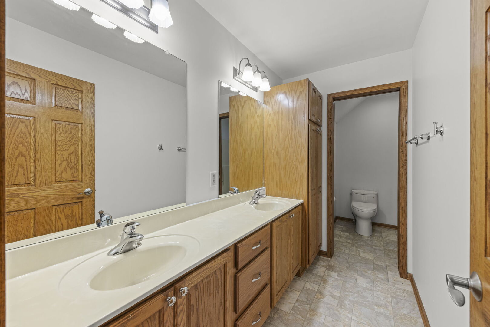 5065 E Sleepy Hollow Road, Earlville, IL 60518