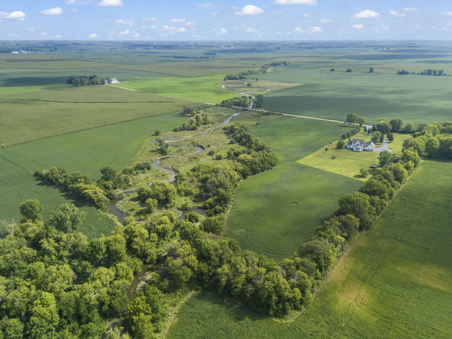 5065 E Sleepy Hollow Road, Earlville, IL 60518