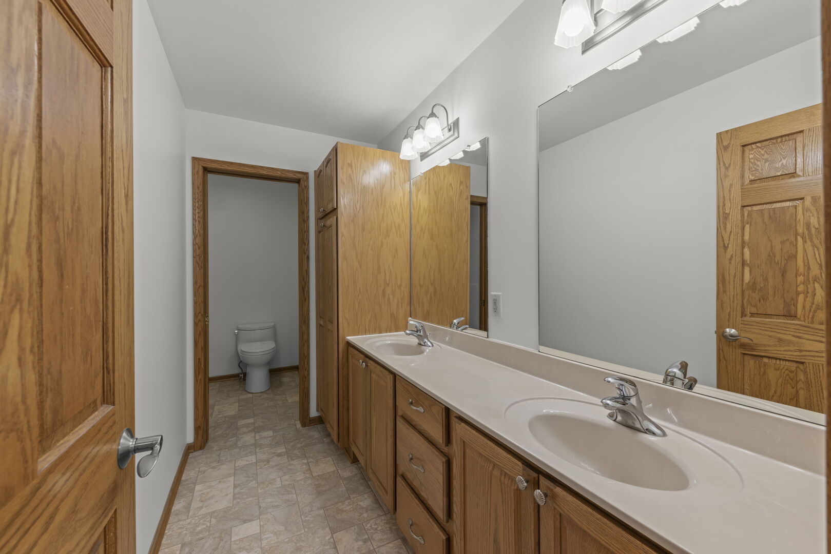 5065 E Sleepy Hollow Road, Earlville, IL 60518