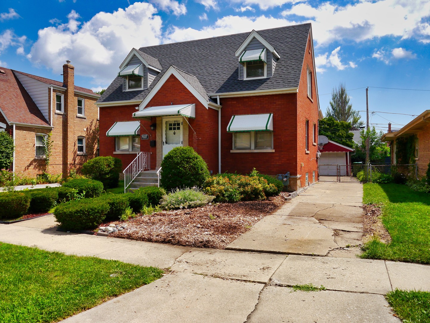 9337 S Richmond Avenue, Evergreen Park, IL 60805