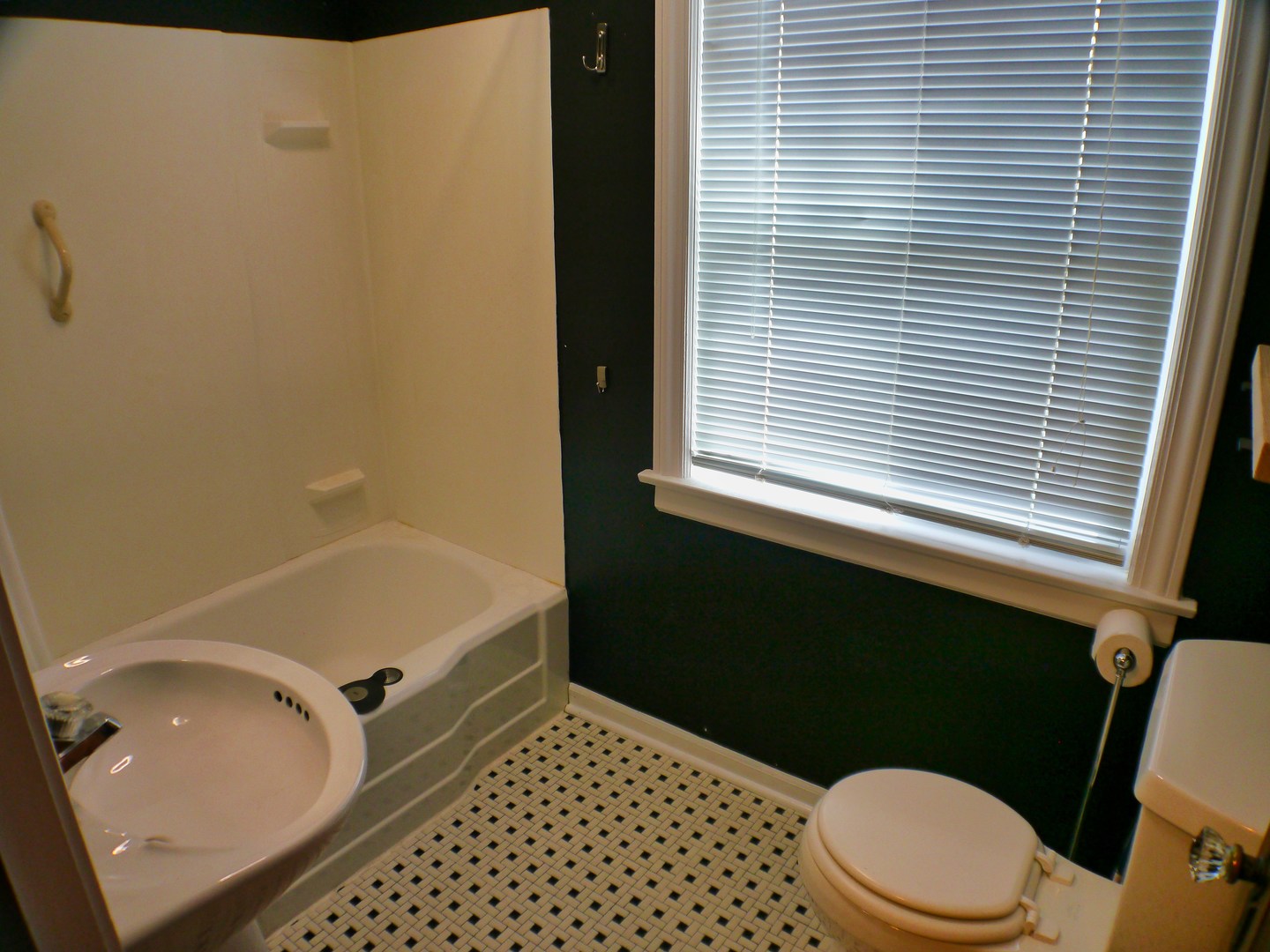 9337 S Richmond Avenue, Evergreen Park, IL 60805