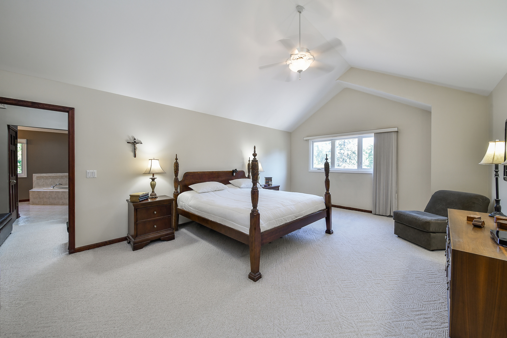 4522 Lee Avenue, Downers Grove, IL 60515