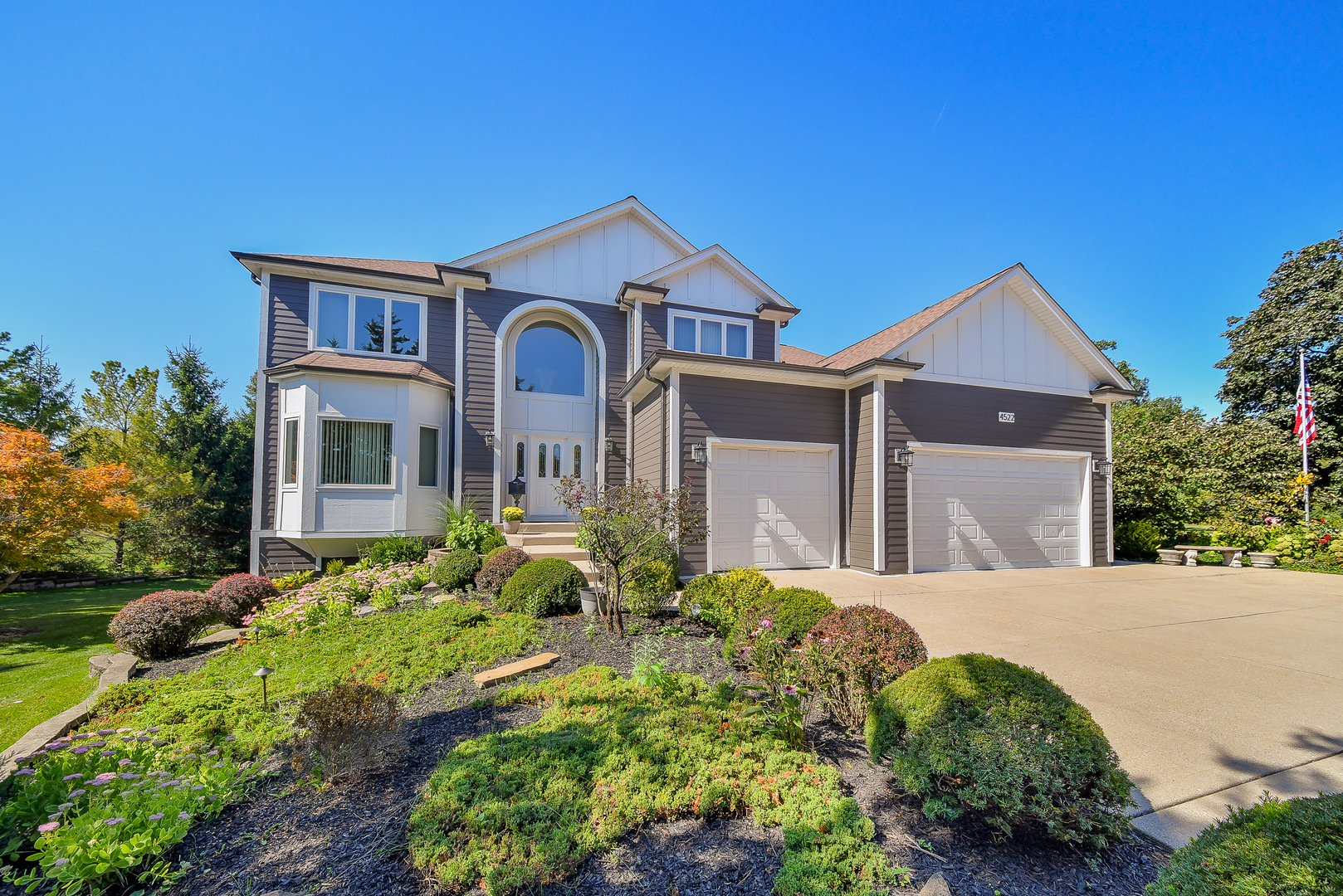 4522 Lee Avenue, Downers Grove, IL 60515