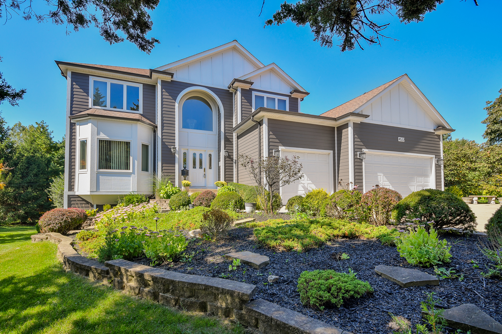 4522 Lee Avenue, Downers Grove, IL 60515
