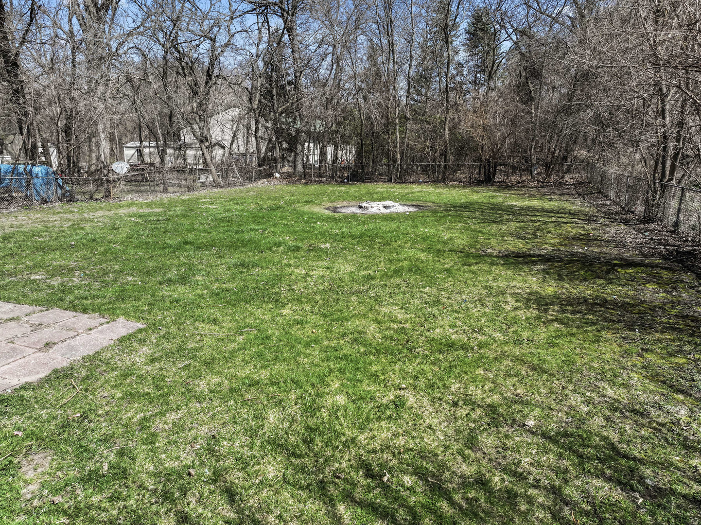 2916 Oakwood Avenue, McHenry, IL 60051