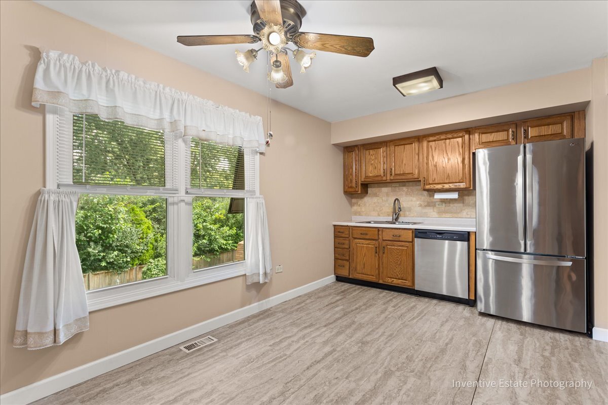 140 Springhill Drive, Bolingbrook, IL 60440