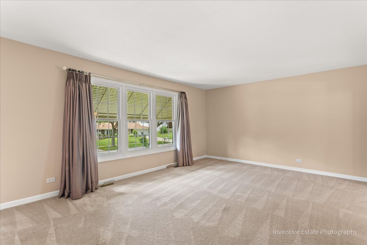 140 Springhill Drive, Bolingbrook, IL 60440