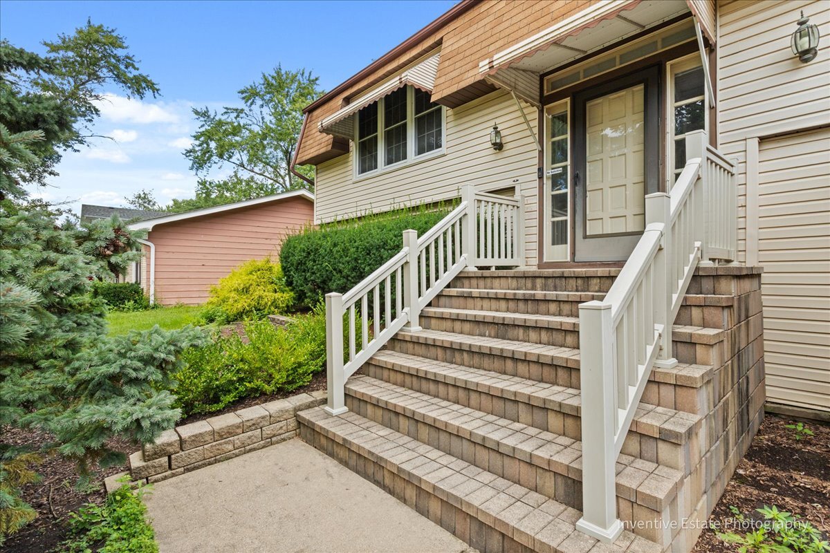 140 Springhill Drive, Bolingbrook, IL 60440