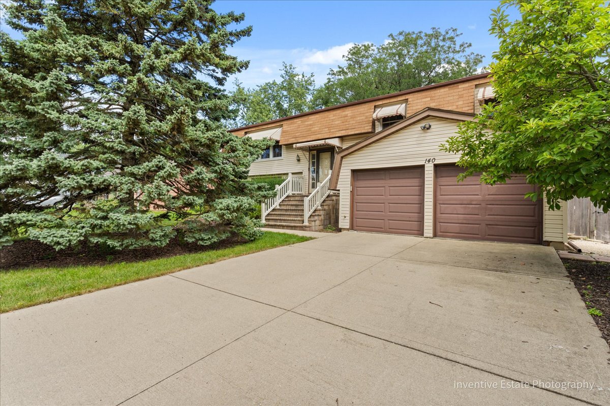 140 Springhill Drive, Bolingbrook, IL 60440