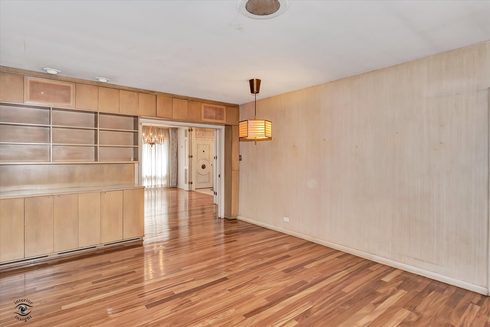 9139 S Oakley Avenue, Chicago, IL 60643
