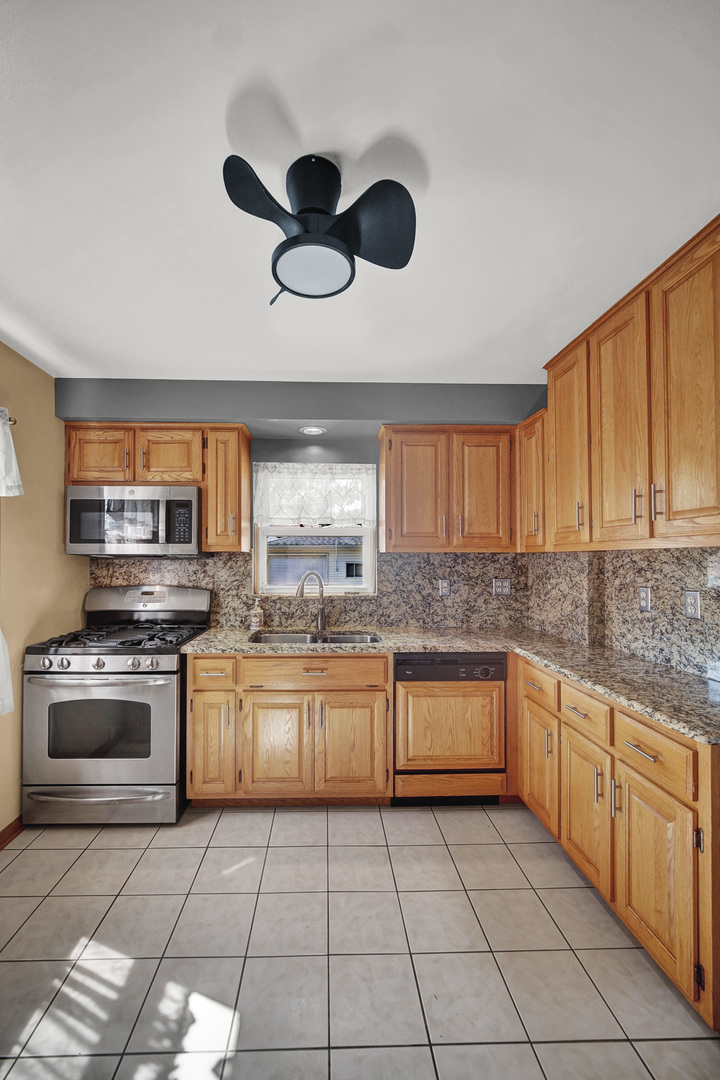 3835 W 109th Place, Chicago, IL 60655