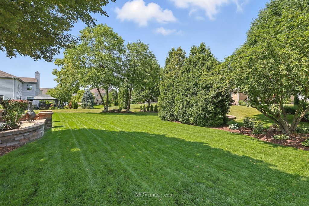 2409 Brookridge Drive, Plainfield, IL 60586