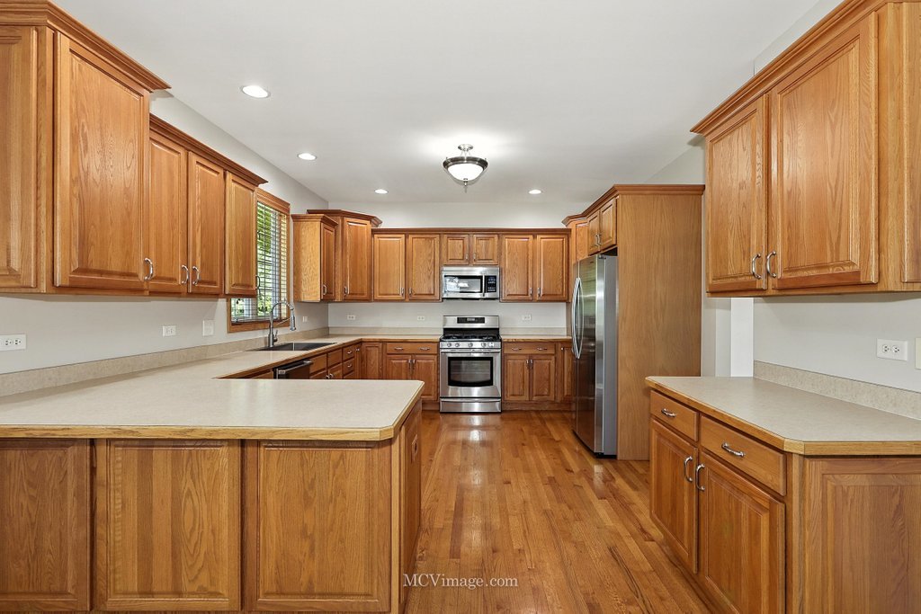2409 Brookridge Drive, Plainfield, IL 60586