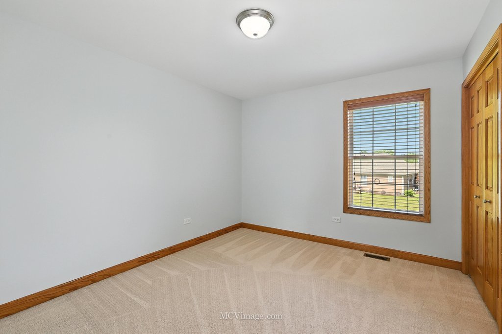 2409 Brookridge Drive, Plainfield, IL 60586