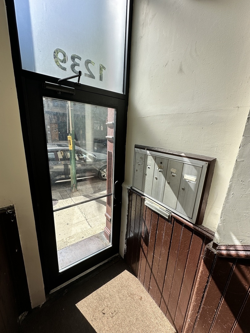 1237 N Noble Street #3R, Chicago, IL 60642